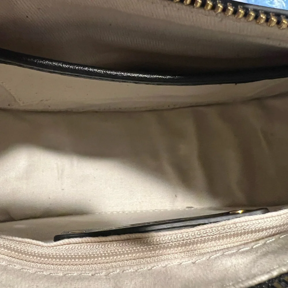 Elegant Black Shoulder Bag - Picture 5 of 7